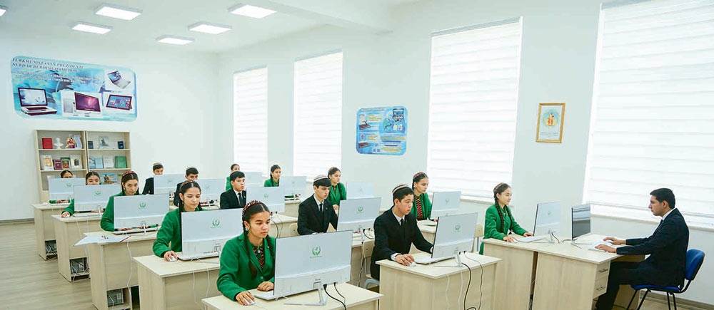 Okuwçylara kompýuter bilen işlemegi öwretmek