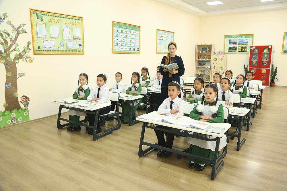 Baş­lan­gyç synp okuw­çy­la­ry­na harp­la­ry öw­ret­mek
