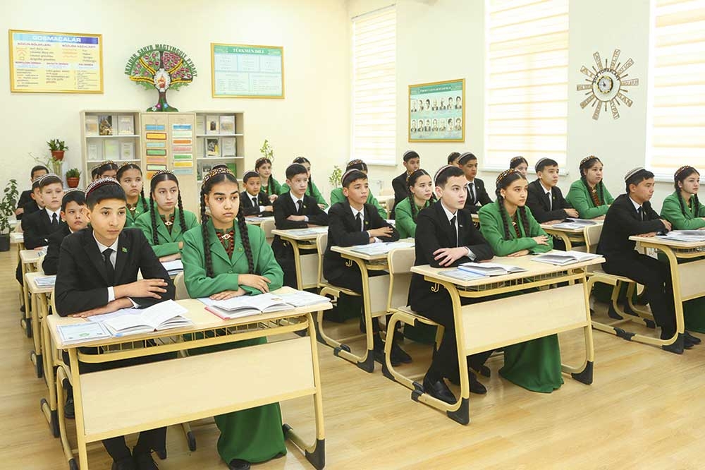 Türk­men di­li sa­pa­gyn­da söz­lem­le­ri öw­ret­mek