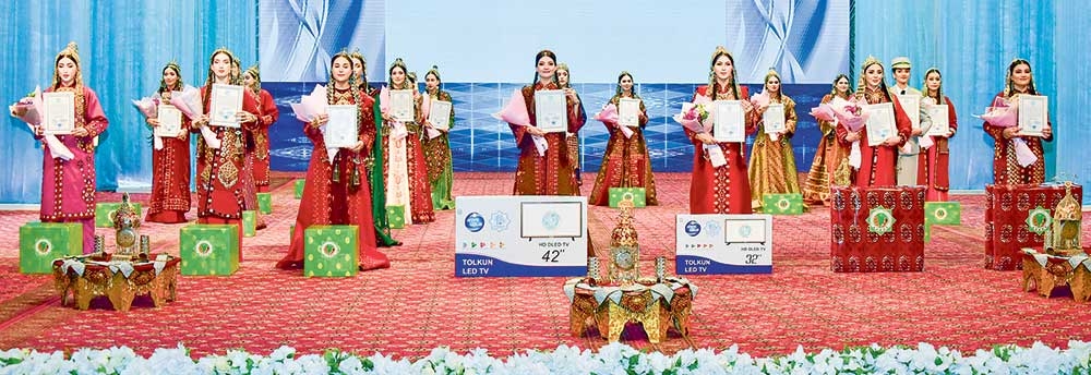 «Zeminiň lälesi, asmanyň aýy...»