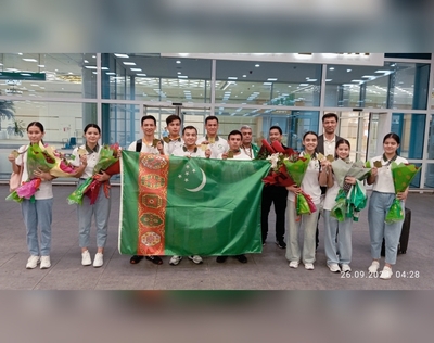 Ýaş küştçilerimiz baýrakly dolandylar: Garaşsyzlyk baýramy ýeňişler bilen garşylanýar