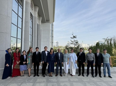 "Foreign Guests on a Tour: Exploring Turkmenistan's Cultural Heritage"