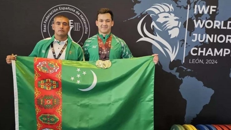 Туркменский тяжелоатлет поставил юниорский мировой рекорд