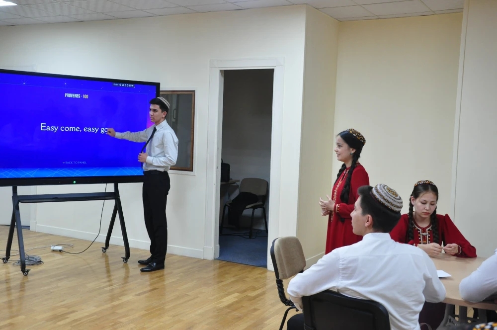 «Ýol hereketiniň howpsuzlygy — ömrümiziň rahatlygy» atly biraýlyga bagyşlanan çäre geçirildi