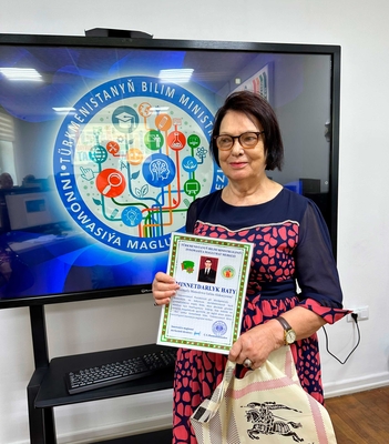 Türkmenistanyň Bilim ministrliginiň Innowasiýa maglumat merkezinde Pensiýa ýaşdaky raýatlarymyz üçin okuw kursy geçirildi