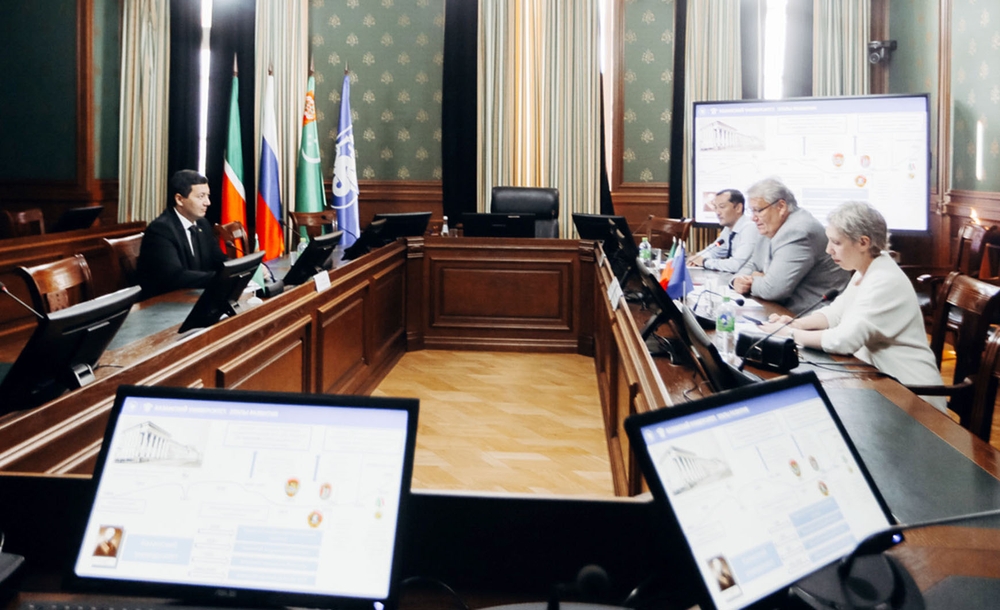 «Представитель министерства образования посетил Казанский федеральный университет»