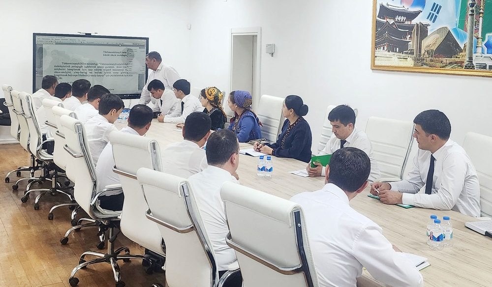 Türkmenistanyň Bilim ministrliginiň Innowasiýa maglumat merkezinde okuw seminary geçirildi