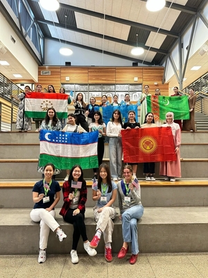 Talyplarymyz “Ýaş gyzlar üçin daşky gurşaw meseleleri” atly okuw maksatnamasyna gatnaşdylar