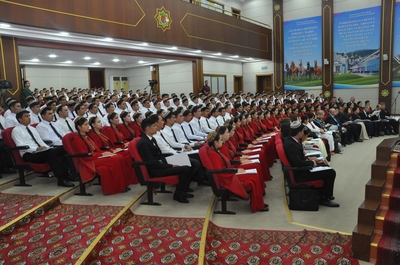 Ýaşlaryň howanyň  üýtgemegine garşy maslahatlary gyzgalaňly dowam edýär