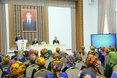 Aşgabatda “Daşary ýurt dillerini okatmagy mundan beýläk-de kämilleşdirmegiň esasy ugurlary” atly usulyýet maslahaty geçirildi