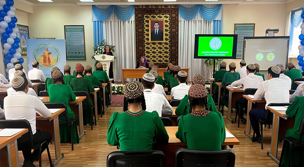 Aşgabat maliýe-ykdysady orta hünär okuw mekdebinde ykdysadyýet boýunça olimpiadanyň netijeleri jemlendi