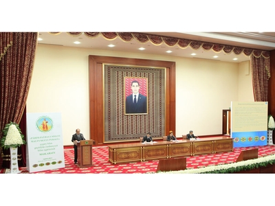 ÝURDUMYZYŇ BILIM IŞGÄRLERINIŇ MASLAHATY GEÇIRILDI