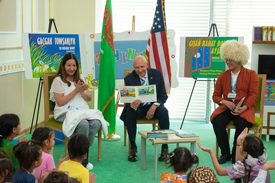 Turkmen-American book fair was held in Dashoguz