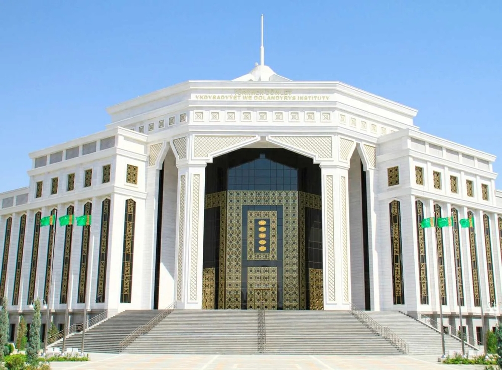 Türkmen döwlet ykdysadyýet we dolandyryş instituty «Startap, täjirçilik pikiri we taslamasy» atly bäsleşik geçirýär