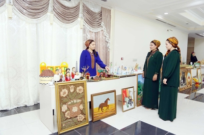 BILIM — ÖSÜŞLERIŇ BINÝADY