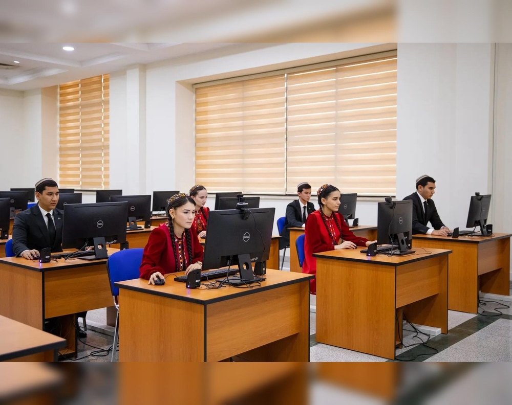 The Turkmen State Institute of Economics and Management held an Internet Olympiad among students