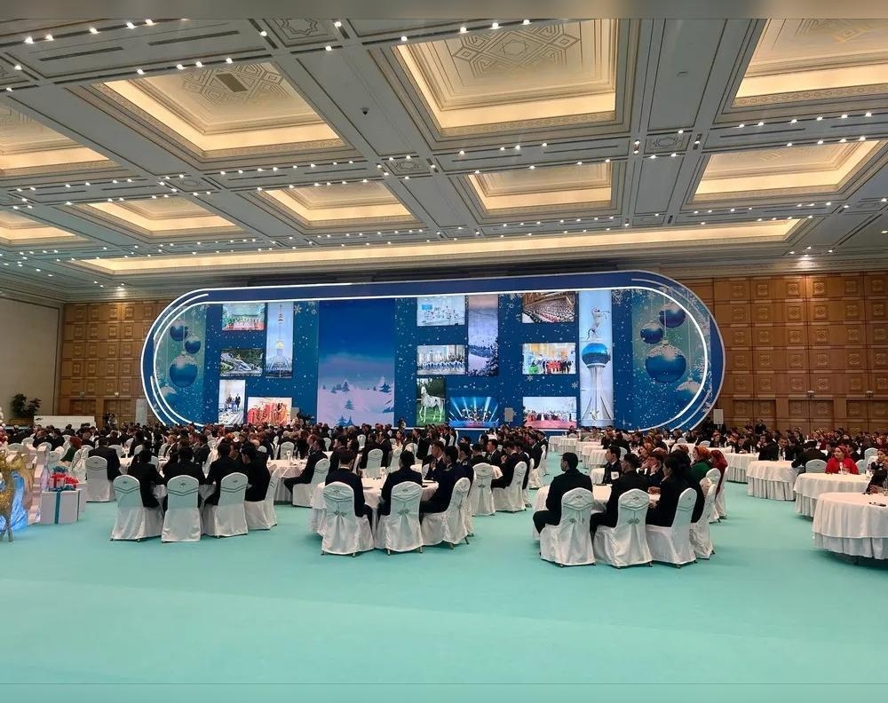 Türkmen ýaşlarynyň jemgyýetdäki işjeň orny — Aşgabatda geçirilýän halkara forumyň üns merkezinde