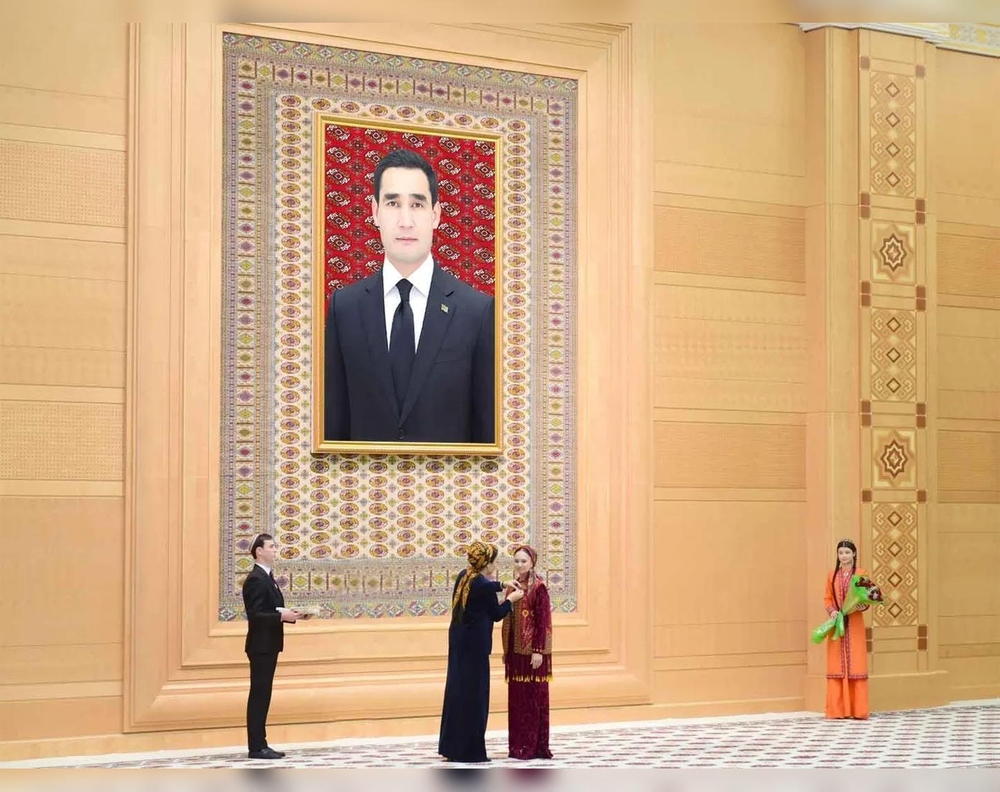 Aýratyn tapawutlanan ýaşlary döwlet sylaglary bilen sylaglamak dabarasy boldy