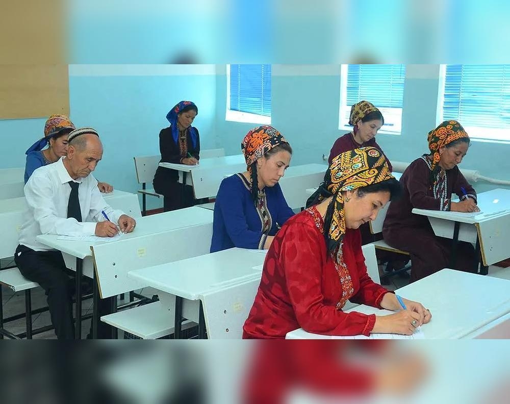 Lebap welaýatynda bilim işgärleriniň usuly-amaly okuwlary başlandy