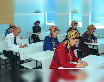 Lebap welaýatynda bilim işgärleriniň usuly-amaly okuwlary başlandy