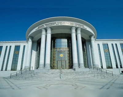 Halkara ynsanperwer ylymlary we ösüş uniwersiteti— iňlis dilinde çeper ýazuw bäsleşigini yglan etdi