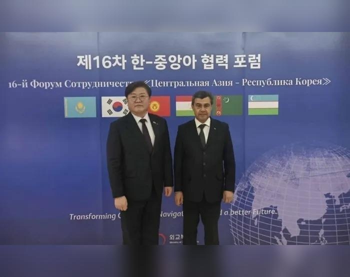 Türkmenistan we Koreýa bilim pudagynda gatnaşyklary berkitmegi ara alyp maslahatlaşýarlar