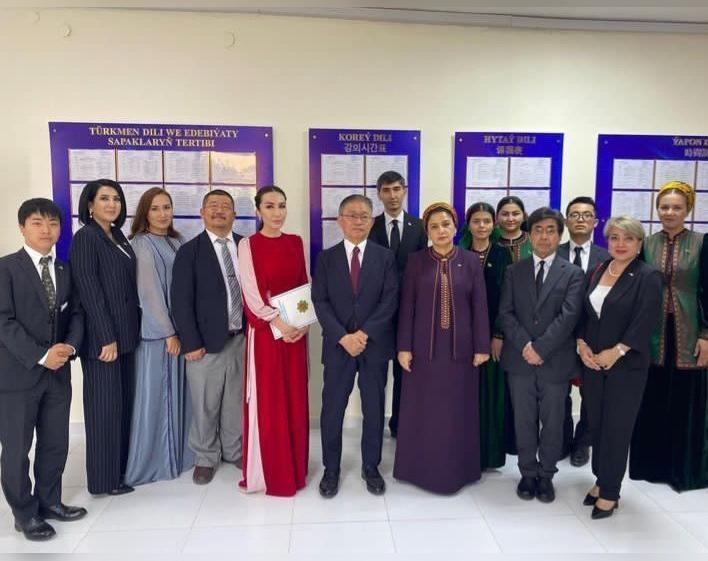 Türkmenistanyň dünýä dillerini öwredýän institutynda ýapon diline ýöriteleşdirilen otaglar işe girizildi