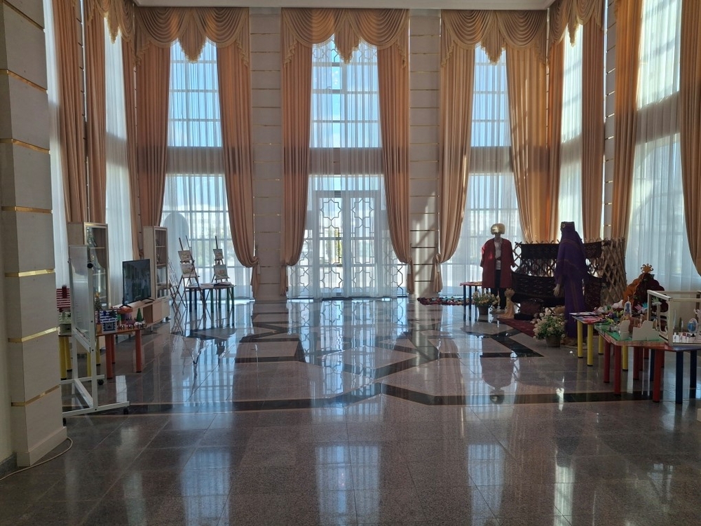 “Saglyk mümkinçilikleri çäkli çagalar bilen alnyp
barylýan işleri kämilleşdirmegiň döwrebap usullary” atly okuw-
usuly maslahaty geçirildi