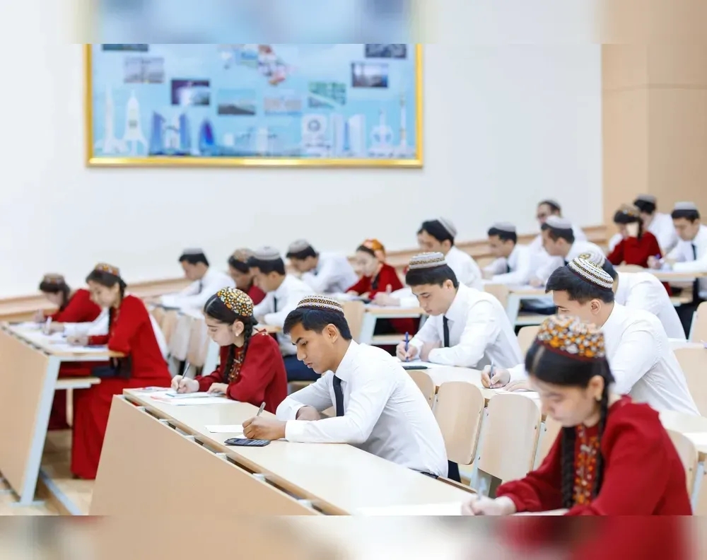 «Dünýä ykdysadyýeti» dersinden Açyk halkara internet olimpiadasy geçirildi