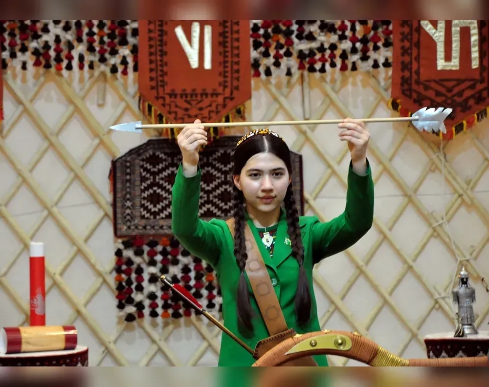 «Parahatçylygyň ýaş çaparlary» atly akyl-paýhas bäsleşiginiň  II möwsüminiň I ýarym final oýny geçirildi