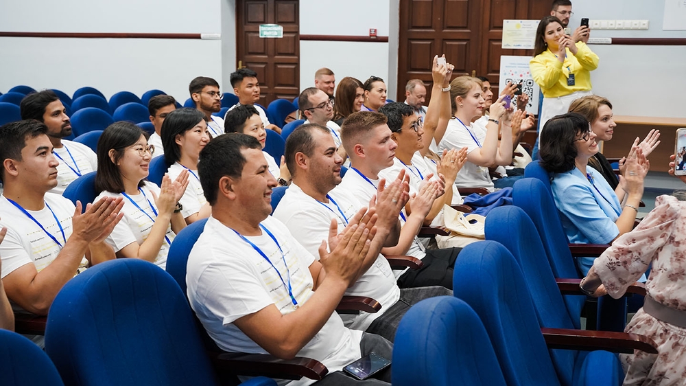 На одном языке с миром: в Университете Добролюбова приветствовали молодых преподавателей и исследователей из 11 стран мира на торжественной церемонии открытия инновационного международного проекта «Летний институт-2024»