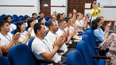 На одном языке с миром: в Университете Добролюбова приветствовали молодых преподавателей и исследователей из 11 стран мира на торжественной церемонии открытия инновационного международного проекта «Летний институт-2024»