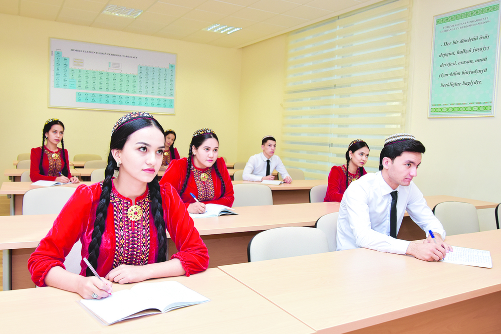 Türkmenistanyň ýokary okuw mekdeplerinde giriş synaglary başlandy