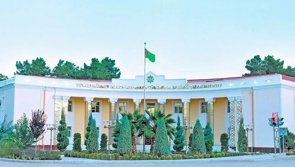 Türkmenistanda urdu dili öwrediler