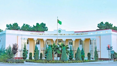 Türkmenistanda urdu dili öwrediler