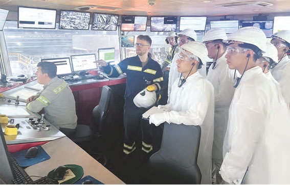 Ýurdumyzyň ýokary okuw jaýynyň wekilleri täze hünär-başarnyklary öwrenýärler