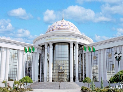 ТГУ имени Махтумкули и газета «Türkmenistan» проводят конкурс среди молодежи