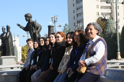 Halkara bäsleşigiň çäklerinde