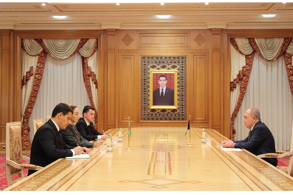 Bosniýa we Gersegowinanyň Ilçisi Türkmenistanyň Mejlisiniň Başlygyna Ynanç hatyny gowşurdy