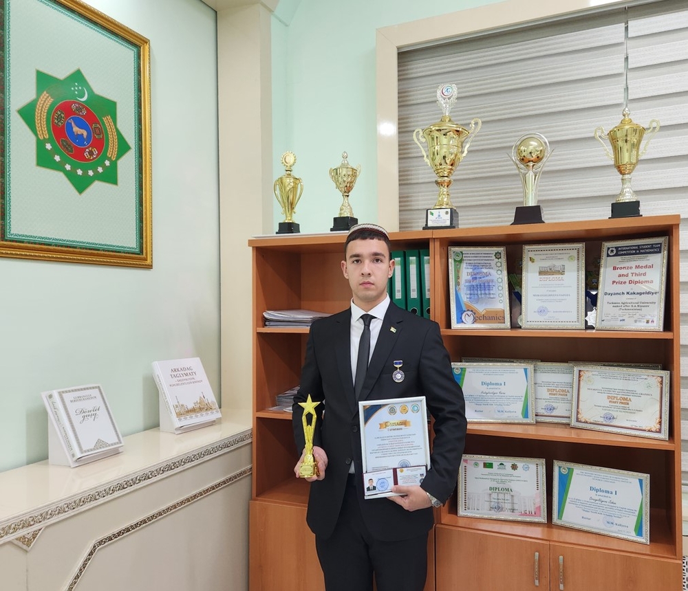 Davud Dovletov – Best student of Turkic nations