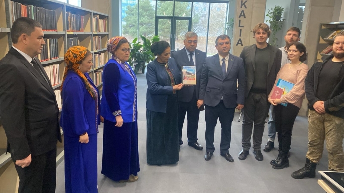 Ýurdumyzyň wekiliýeti Poznan şäherinde Magtymguly Pyragynyň doglan gününiň 300 ýyllygy mynasybetli çärelere gatnaşýar