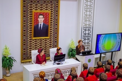 A festive event was held on the celebration of the Constitution and State Flag Day organized by the Primary Women's Organization of the Yagshygeldi Kakayev International Oil and Gas University.