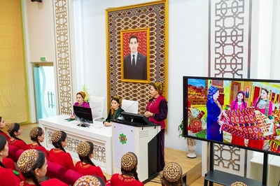 An educational-preaching meeting called "Weaving women are a model of beauty in the Arkadagly land" organized by the Primary Women's Organization of the Yagshygeldi Kakayev International Oil and Gas University was held on the occasion of the Turkmen Carpet holiday