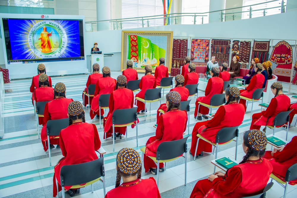 A ceremony meeting devoted to the XXIX anniversary of Permanent Neutrality of Turkmenistan was held with the students at the Yagshygeldi Kakayev  International oil and gas university


