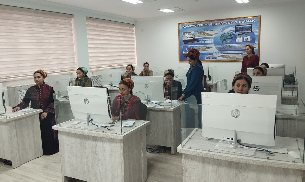 HALKARA YNSANPERWER YLYMLARY WE ÖSÜŞ UNIWERSITETINIŇ MUGALLYMLARYNYŇ OKUW SAPAGY