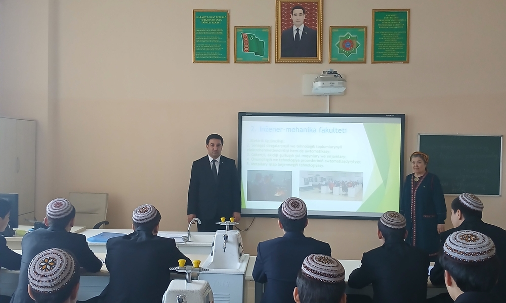 AŞGABAT ŞÄHERINIŇ TAKYK WE IŇLIS DILI DERSLERINI ÇUŇLAŞDYRYP ÖWREDÝÄN ÝÖRITELEŞDIRILEN 116-NJY ORTA MEKDEPDE TANYŞDYRYŞ ÇÄRESI