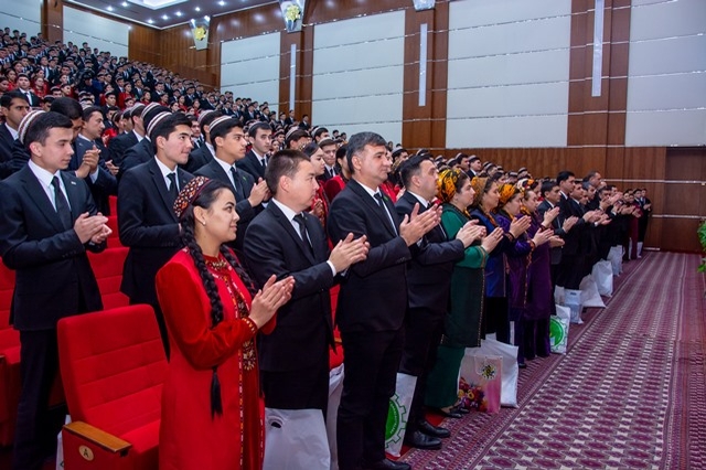 Award ceremony on the occasion of the International Day of Neutrality and the Day of Oil and Gas Industry and Geology Workers of Turkmenistan was held