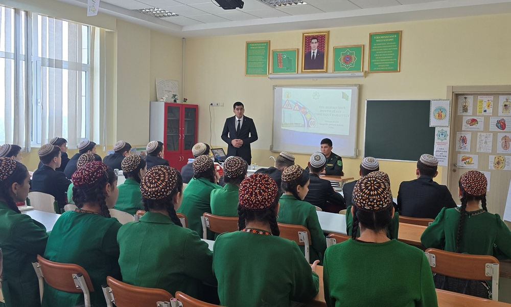 HALYPA-ŞÄGIRT GATNAŞYKLARYNYŇ ÇÄKLERINDE 
“BITARAPLYK DOST-DOGANLYK WATANYDYR” ATLY OKUW MASLAHATY GEÇIRILDI