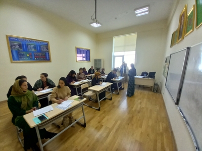 Balkanabatda döwlet edaralarynyñ işgärlerine el hereket dilini öwretmek boýunça taslama badalga berildi