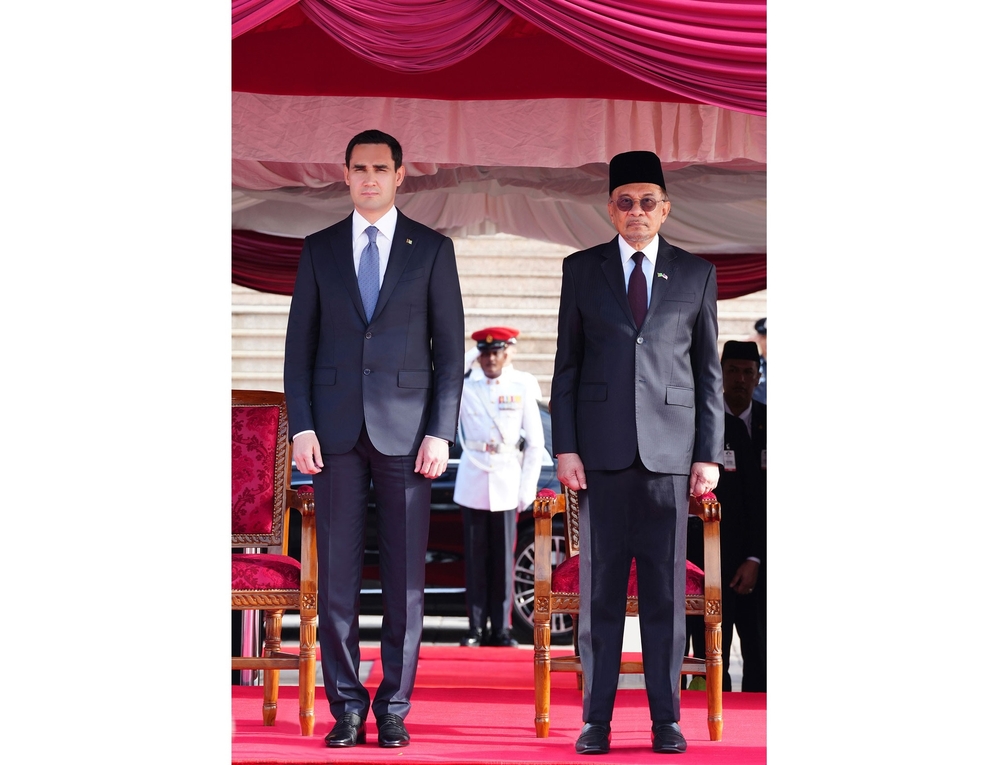 Meetings were held between members of the government delegations of Turkmenistan and Malaysia